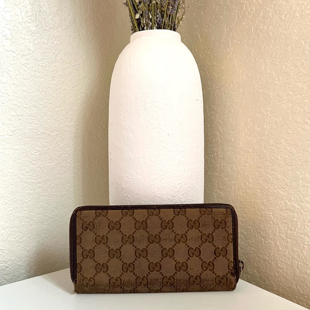 Authentic Gucci Wallet - Picture 2 of 8